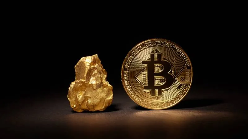 İslam Memiş, ABD Başkanı Trump’ın ailesi üzerinden piyasaya sürülen 'meme coin' süreçlerine dikkat çekerek sert uyarılarda bulundu. Kripto varlıklardaki sert manipülasyonlara değinen Memiş, 'Lansmanda 100 bin lirasını bu coinlere yatıran birinin elinde şu an sadece 820 TL kaldı. Bu, soygunun resmi rakamıdır. Fotoğraf gayet net' ifadelerini kullanarak yatırımcıyı öngörülemez hamlelere karşı dikkatli olmaya çağırdı.
